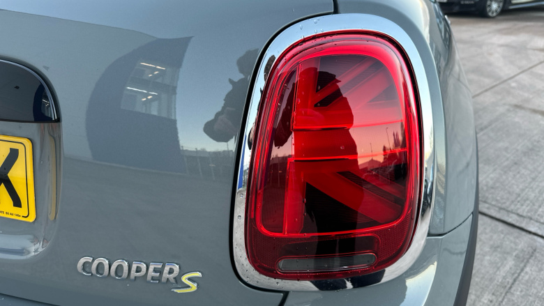 MINI Hatchback 135kW Cooper S Level 2 33kWh 3dr Auto Electric Hatchback